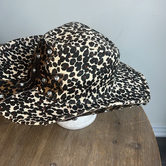 Leopard Print Paper Cowboy Hat with Cross & Crystal Studs Brown Women size M/L - Picture 5 of 16